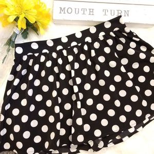 Forever 21 Black & White Polka Dot Skirt Short M